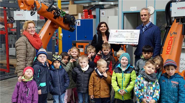 Die Spendenübergabe an die Kindergartenkinder.Privat