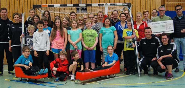 Die Spendenübergabe erfolgte in Koordination mit der „Regionalen Stiftung für Jugend und Sport“ von Prof. Dr. Peter Billigmann.privat