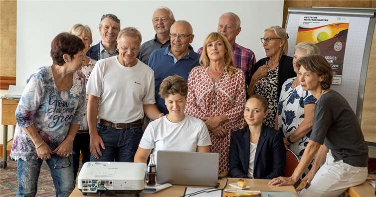 Die Spiele der ersten Runde stehen fest - bei der Auslosung zu den deutschen Seniorenmeisterschaften 2019 in Bad Neuenahr waren auch einige Spieler anwesend.Foto: Anka Floßdorf