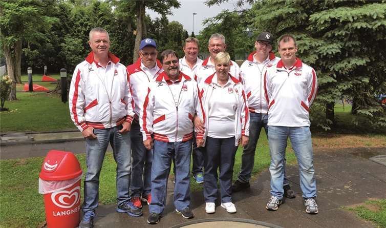 Die Spieler des MGC Bad Bodendorf freuen sich über ihren klaren Sieg. privat