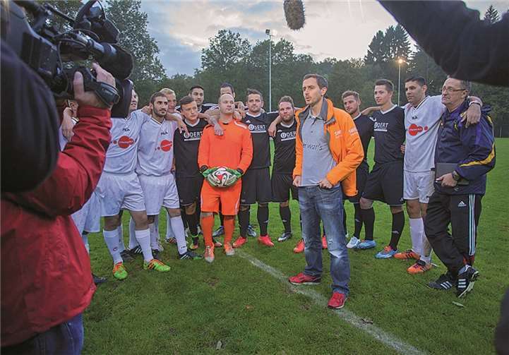 Die Spieler des SG Marienhausen/Wienau freuten sich sichtlich über den hohen Besuch.