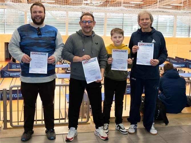 Die Spieler des VfL Waldbreitbach belegten den 2. Platz in der Herren-B-Klasse bei der Kreispokalendrunde (Kreis Koblenz/Neuwied).  Foto: Daniela Schuh/SV Windhagen