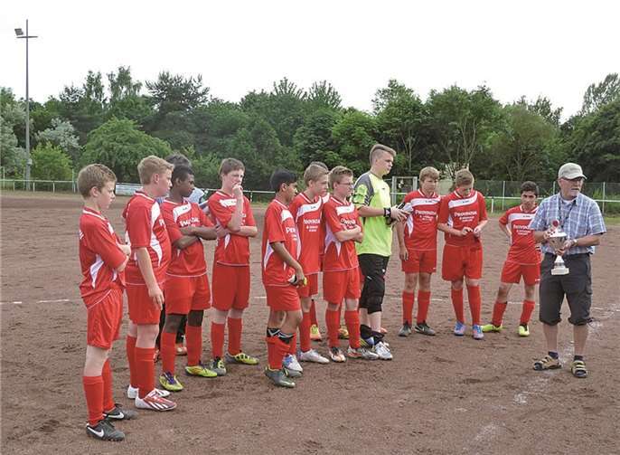 Die Spieler freuen sich über den zweiten Platz.privat