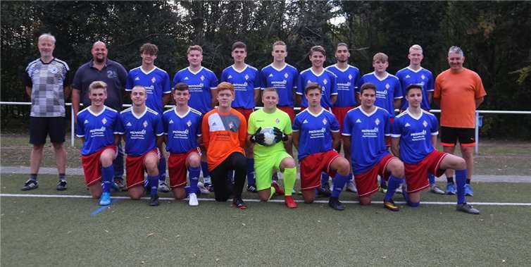 Die Spieler freuten sich sehr über die neuen Trikots. Foto: privat