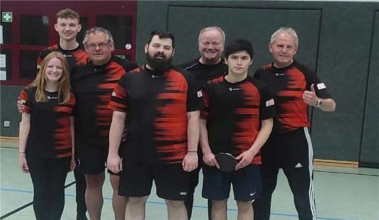 Die Spieler sind stolz auf ihre Leistung.Foto: Martin Mehren