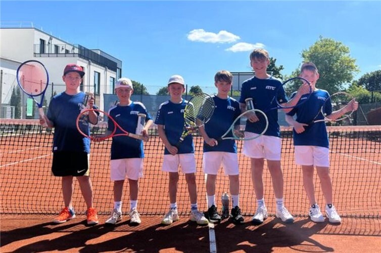 Die Spieler (von links): Lucas Yu, Matteo Müller, Henry Busch, Dawin Podewils, Henry Wenning, Levi Beyer