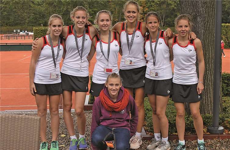 Die Spielerinnen: Katrin Landsberg, Anna Fischer -Wichert, Eva Metzen, Carla Cazzonelli, Lena Rieder, vorne: Lea Klose. privat