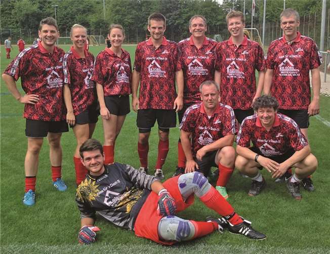 Die Spielerinnen und Spieler der Heimatfreunde Lay konnten sich über einen fünften Platz bei der Dorfmeisterschaft in Lay freuen.privat