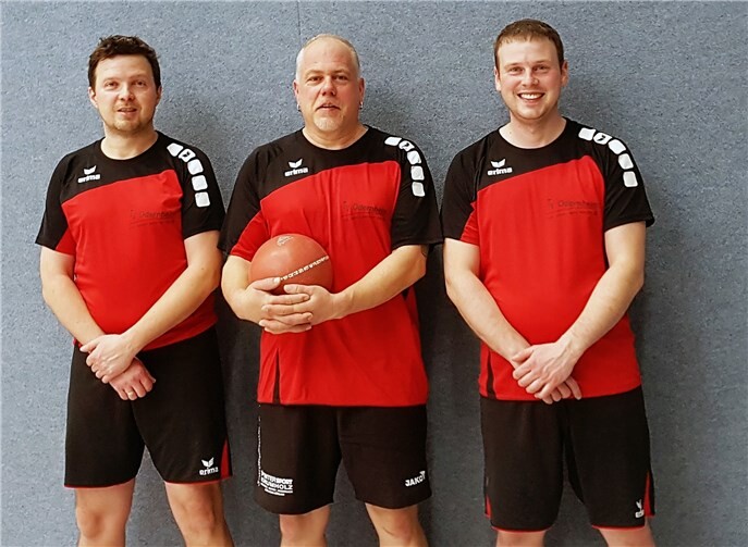 Die Spielgemeinschaft der TSG Irlich und des TV Odernheim bei den mitteldeutschen Prellballmeisterschaften 2018. Von links nach rechts: Eric Beck, Patrick Hoffmann und Simon Euler. Privat