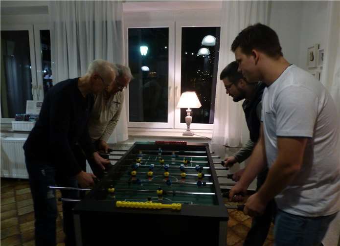 Die Spielmöglichkeiten wie der Kicker wurden gerne genutzt. Fotos: privat