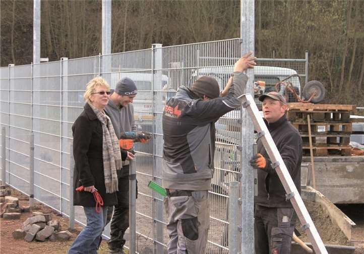 Die Spielplatzverlegung in Lehmen kommt in Gang.privat