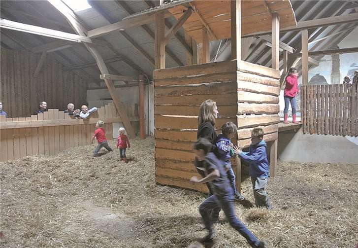 Die Spielscheune war ein sehr gern genutzter Spielort für die Kinder. Hier konnten sie sich frei austoben.