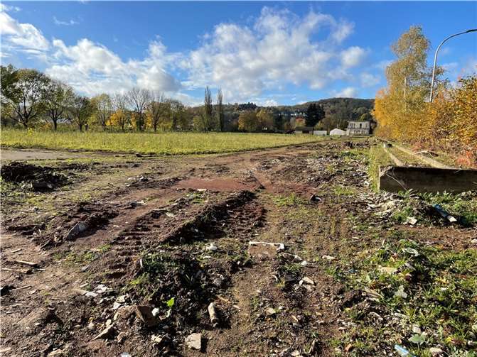 Die Sportanlage im Grünen Weg drei Monate nach der Flut.  Foto: ROB