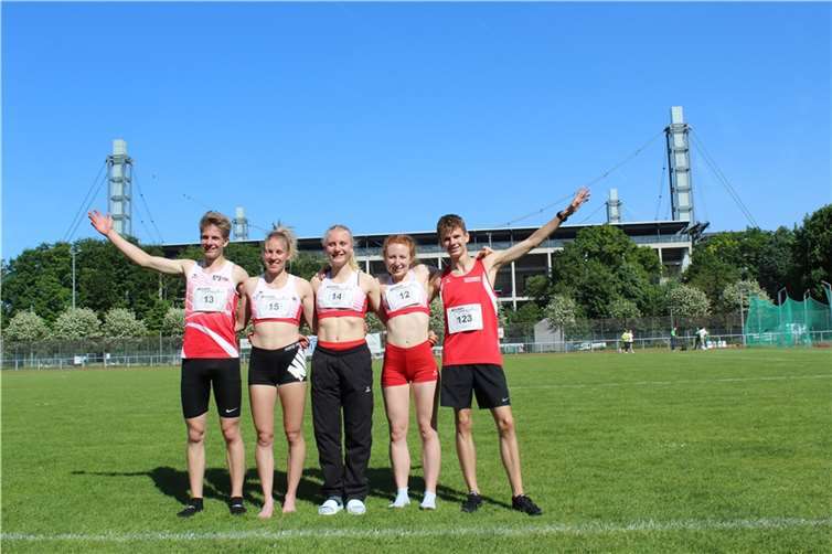 Die Sportler beim Hürden-/Sprintspektakel in Köln.  Foto: DJK Ochtendung