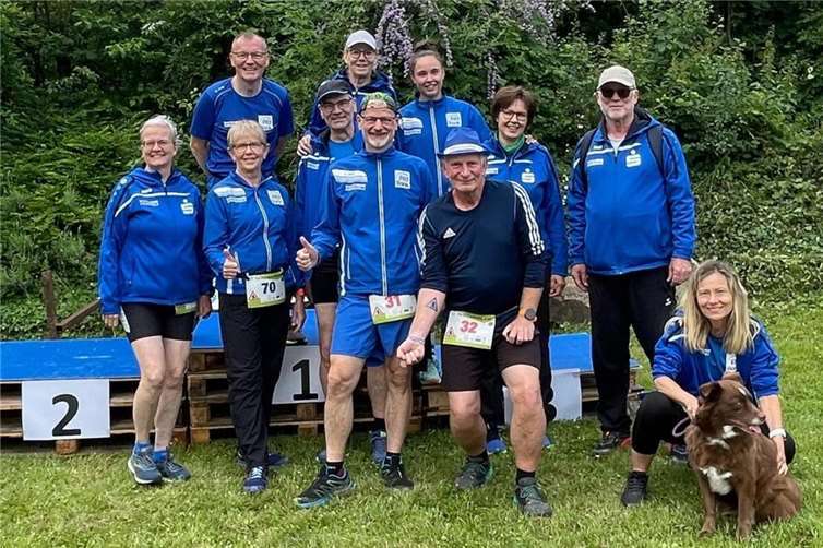 Die Sportler der LG Laacher See beim Trollbachlauf (v.l.): Ursula Jahr, Rüdiger Jahr, Christiane Münze, Markus Wolscht, Ulrike Große, Daniel Breslauer, Corinne Törper, Michael Rüb, Ilke Törper, Roland Wesche und Heike Court.  Foto: privat