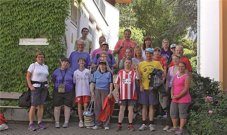 Die Sportler sind stolz auf ihre Leistungen.privat