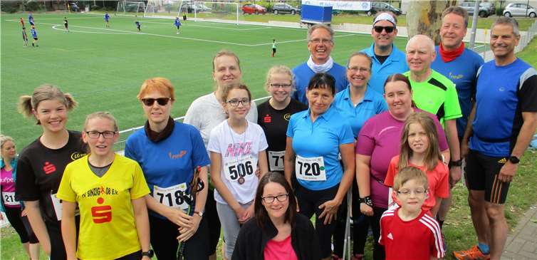 Die Sportlerinnen und Sportler der Skiabteilung des TV Sinzig beim Westumer Murrelauf.Foto: privat