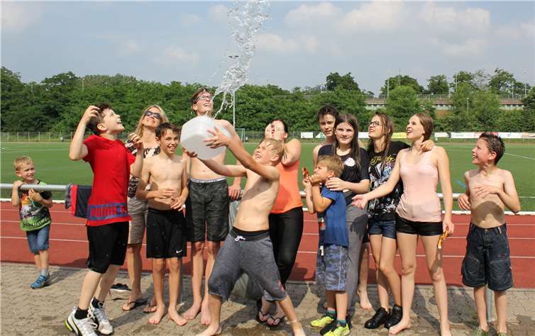 Die Sportlerinnen und Sportler hattensichtlich viel Spaß während der Sportveranstaltung.