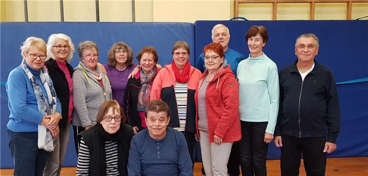 Die Sportlerinnen und Sportler sind glücklich über ihre neue SportstätteFoto: privat