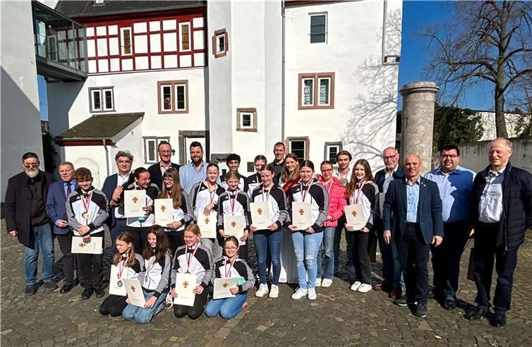 Die Sportlerinnen und Sportler wurden in diesem Jahr im Nassau-Sporkenburger Hof ausgezeichnet.  Fotos: Mira Bind / Stadtverwaltung Lahnstein