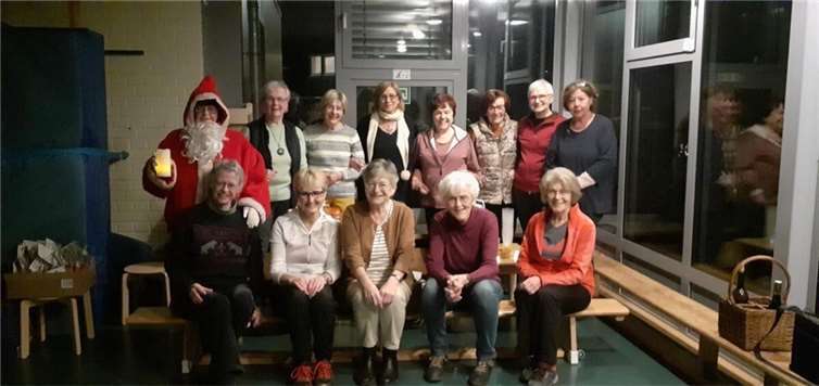 Die Sportstunde stand ganz im Zeichen der Weihnachtszeit.  Foto: privat