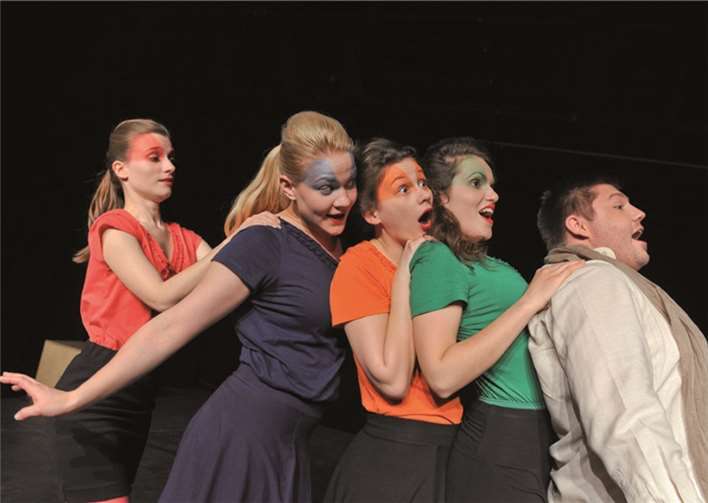 Die Sprechbühne Halle eröffnet mit einem Stück von Ernst Jandl das erste klangTunnel Festival. Sprechbühne Halle//Markus Scholz