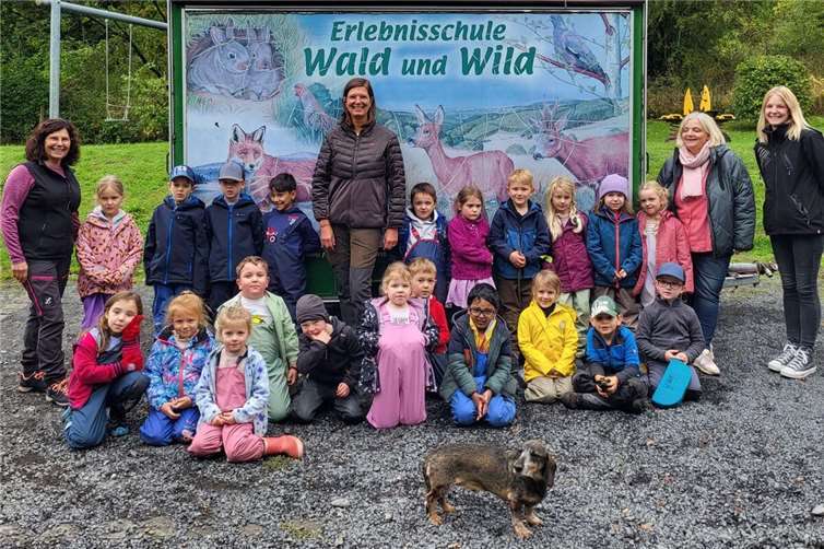 Eine erlebnisreiche Waldwoche für die Vorschulkinder „Springmäuse“ der Kita Arche Noah in Kettig Die „Springmäuse“ bei ihrer Waldwoche. Foto: Carla Mannheim