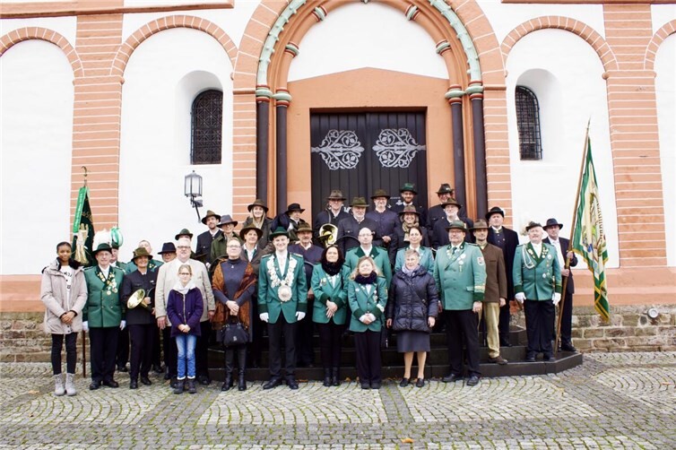 Die St. Hubertus Schützen Gesellschaft Sinzig v. 1836 e.V. vereinten sich zur Feier des traditionellen Patronatsfests.Foto:St. Hubertus Schützen Gesellschaft Sinzig v. 1836 e.V.
