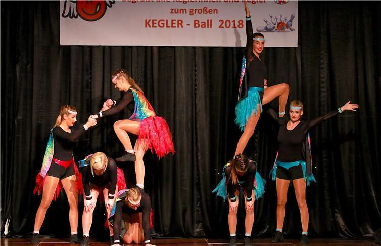 Die St. Johanner Showtanzgruppe „The Reunion of Glitter Girls“ zeigte vollen Einsatz und begeisterte das Publikum.