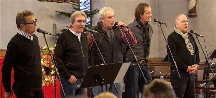 Die St.-Josef Sänger aus Köln begeisterten das Publikum in der Pfarrkirche Maria Rosenkranzkönigin in Berkum beim Benefizkonzert des Lions Club Meckenheim-Wachtberg.  Fotos: -VJ- 