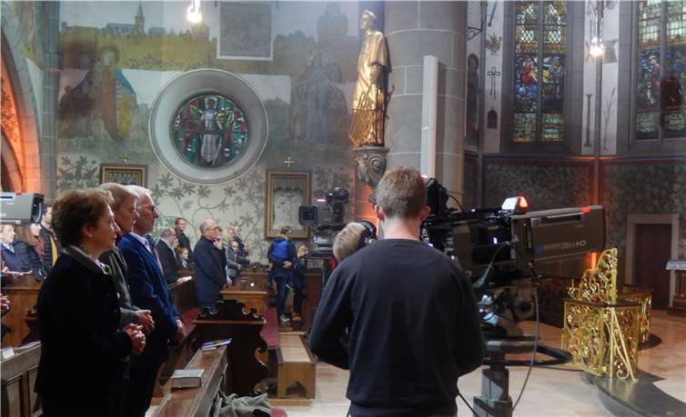 Die St. Laurentius Kirche bot mit der vielen Technik ein ungewohntes Bild. Fotos: RU