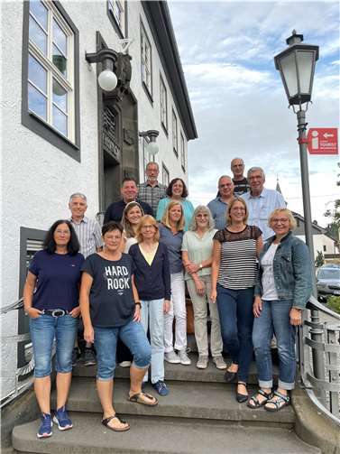 Die Stadt Adenau freut sich über die tatkräftige Unterstützung der künftigen Wegepaten. Copyright: Stadt Adenau