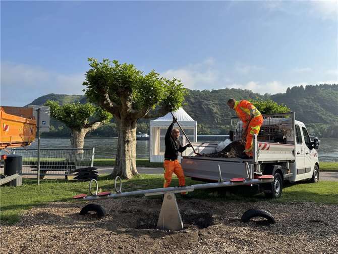 Die Stadt Andernach hat in den vergangenen Monaten Maßnahmen zur Aufwertung ihrer Spielplätze und zur Förderung der Spiel- und Bewegungsfreude bei den Kleinsten umgesetzt, wie hier in den Rheinanlagen. Fotos: Stadtverwaltung Andernach / Elline Köckritz