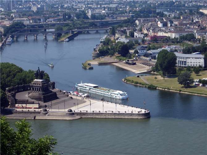 Die Stadt Koblenz liegt mit 3.350 Euro deutlich darunter. Foto: pixabay.com © Dieter_G(CC0 Public Domain)