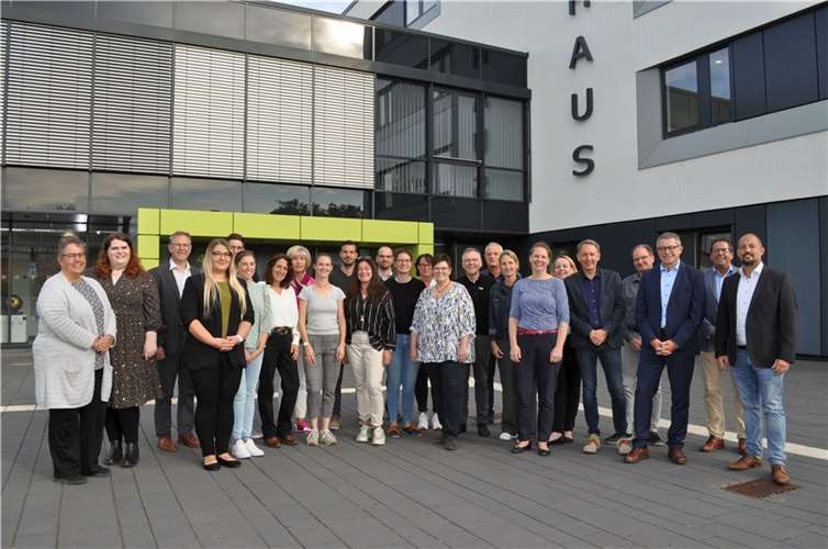 Die Stadt Meckenheim mit ihrem Ersten Beigeordneten Hans Dieter Wirtz (3.v.r.) war Gastgeberin der jüngsten Regionalkonferenz der linksrheinischen Kommunen zwischen Köln und Bonn. Foto: Stadt Meckenheim