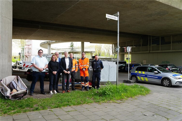 Die Stadt Neuwied und die Servicebetriebe Neuwied gehen mit einem neuen Maßnahmenpaket gegen illegale Müllablagerungen vor.