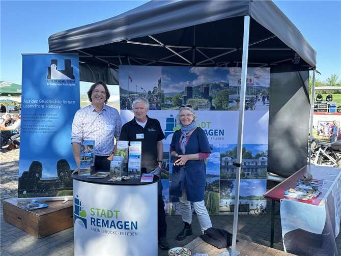 Die Stadt Remagen und das Friedenmuseum präsentierten sich beim Elbe-Day in Torgau.  Foto: Marc Bors