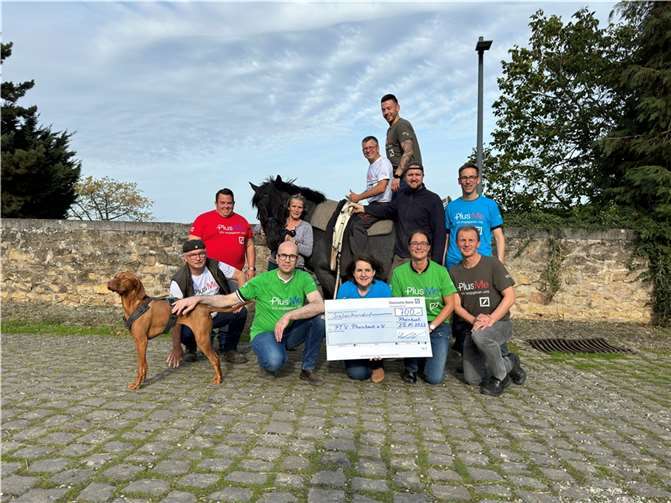 Die Stadt Rheinbach vermittelte soziales Engagement der Deutschen Bank an das pädagogisch-therapeutische Voltigiersportzentrum Rheinbach. Fotos: Stadt Rheinbach