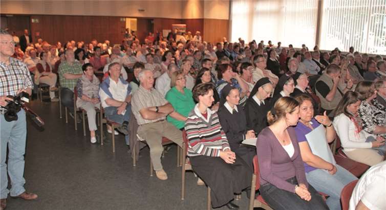 Die Stadthalle war voll besetzt.AND