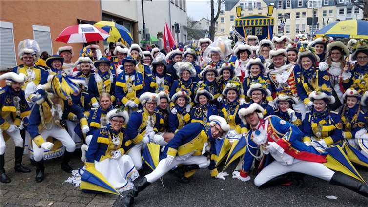 Die Stadtsoldaten Sinzig mit den Stadtsoldaten Remagen beim traditionellen Freun...