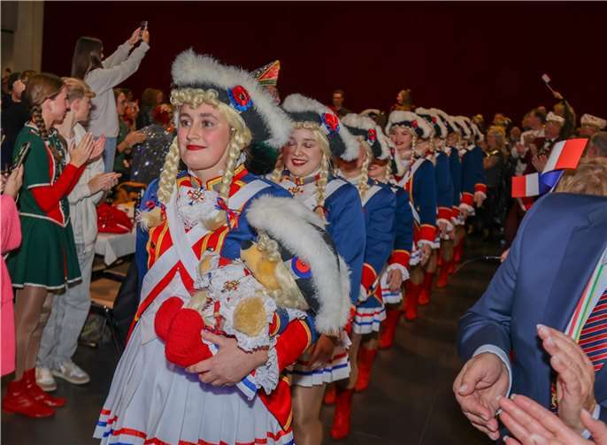 Die Stadtsoldaten beim Einmarsch in die Jungholzhalle. Fotos: CEW