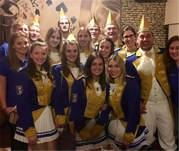 Die Stadtsoldaten gratulierten dem Husarencorps zum 22-jährigen Bestehen.privat