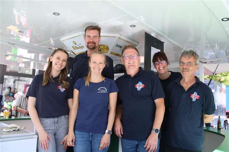 Die Stadtsoldaten löschten bei sommerlichen Bedingungen jeden Durst. Fotos: DU