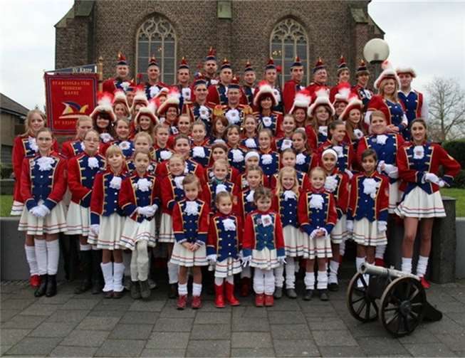 Die Stadtsoldaten/Prinzengarde Kripp freut sich auf das Biwak. privat