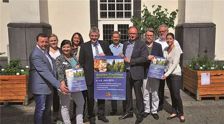 Die Stadtspitze sowie die Organisatoren des Europa-Stadtfestes präsentierten das Programm des Europa-Stadtfestes. Stadt Andernach/Maurer