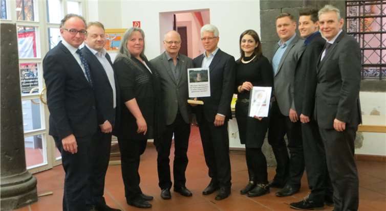 Die Stadtspitze sowie die Projektverantwortlichen und -beteiligten freuen sich auf ein sicherlich fruchtbares „World-Café“. Fotos: MKA