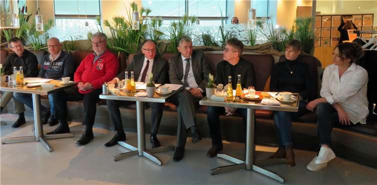 Die Stadtspitze und Organisatoreninformierten über den Ablauf des Saison-Auftaktes.