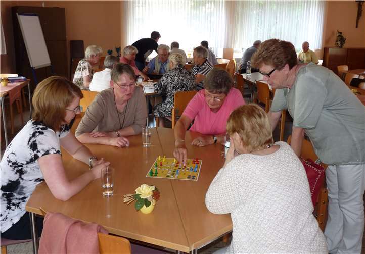 Die Stadtteilarbeit hat eine Brückenfunktion. So entwickelten sich mit ihrer Unterstützung bis heute vielfältige Aktivitäten, Initiativen und Veranstaltungen. Das Foto wurde vor der Corona-Pandemie aufgenommen.