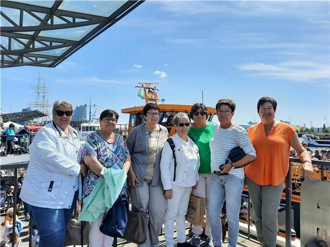 Die Stammtischfrauen des Jahrgangs 1951/52 in Hamburg. Foto: privat