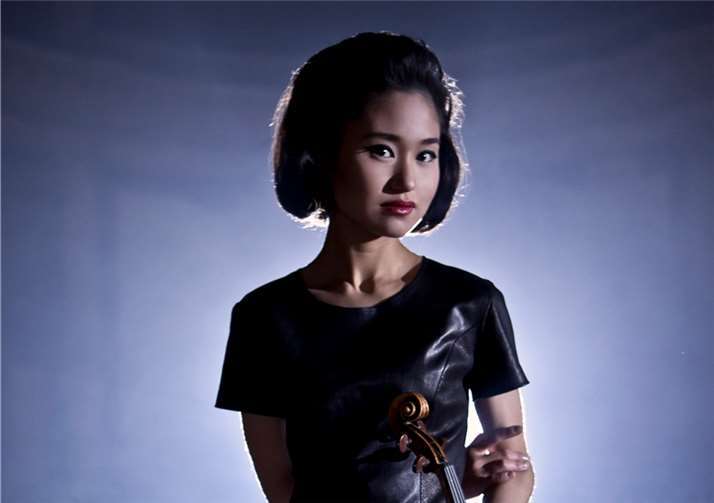 Die Stargeigerin Sayaka Shoji verzaubert mit ihrem glutvollen Ton. privat